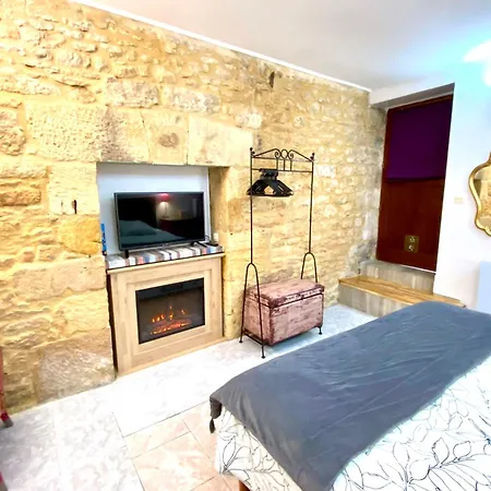 La Clef Des Songes - Maison D'Hotes Au Calme, Au Coeur De Sarlat, 2 Minutes A Pied De La Cite Medievale - Climatisation - Petits Dejeuners Fait Maison - Parking Gratuit - Option Spa Et Massages - Piscine De Saison A 400M-3